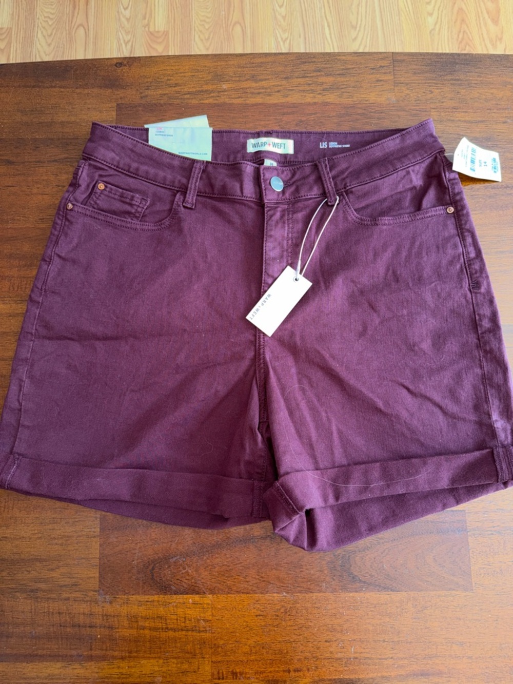 Warp + Weft Ladies NWT Lisbon Boyfriend Cuffed Shorts in Vineyard Wine. Size 14W